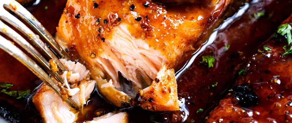Honey Garlic Glazed Salmon - El Rey Foods