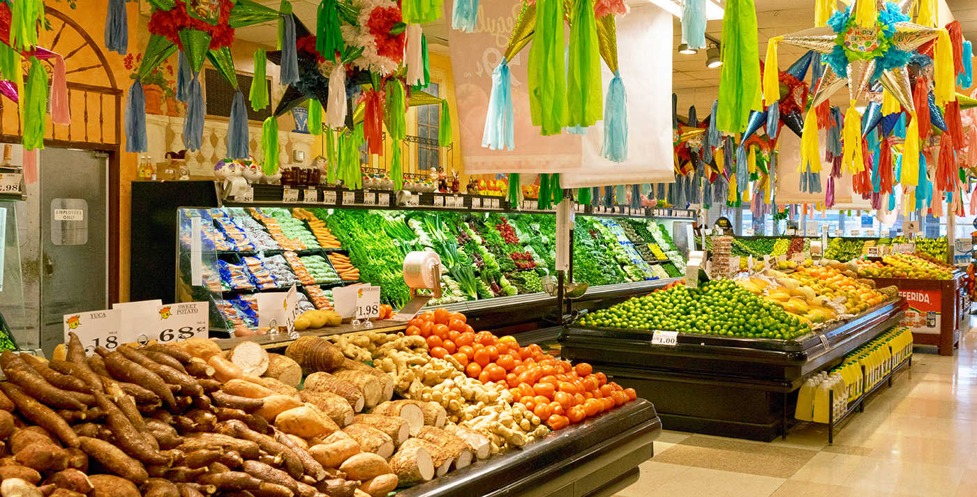 El Rey Family Market Interior 1